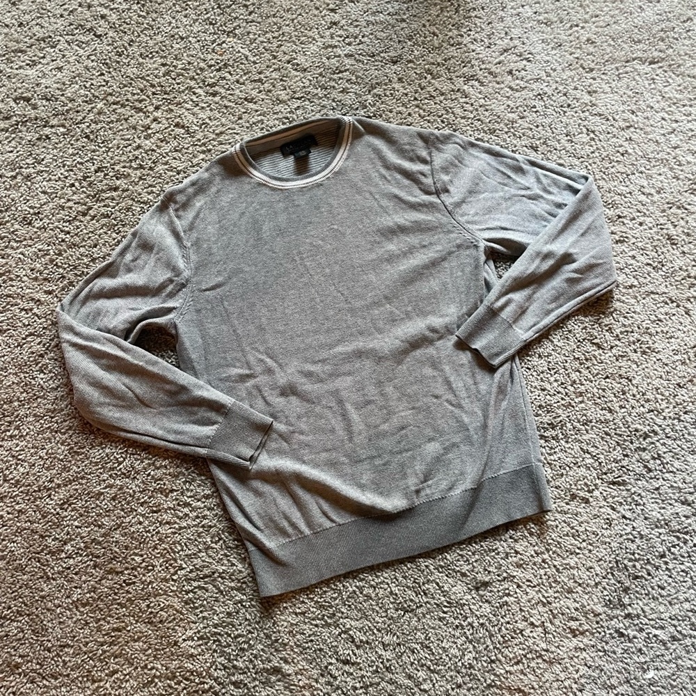 Men’s knit sweater